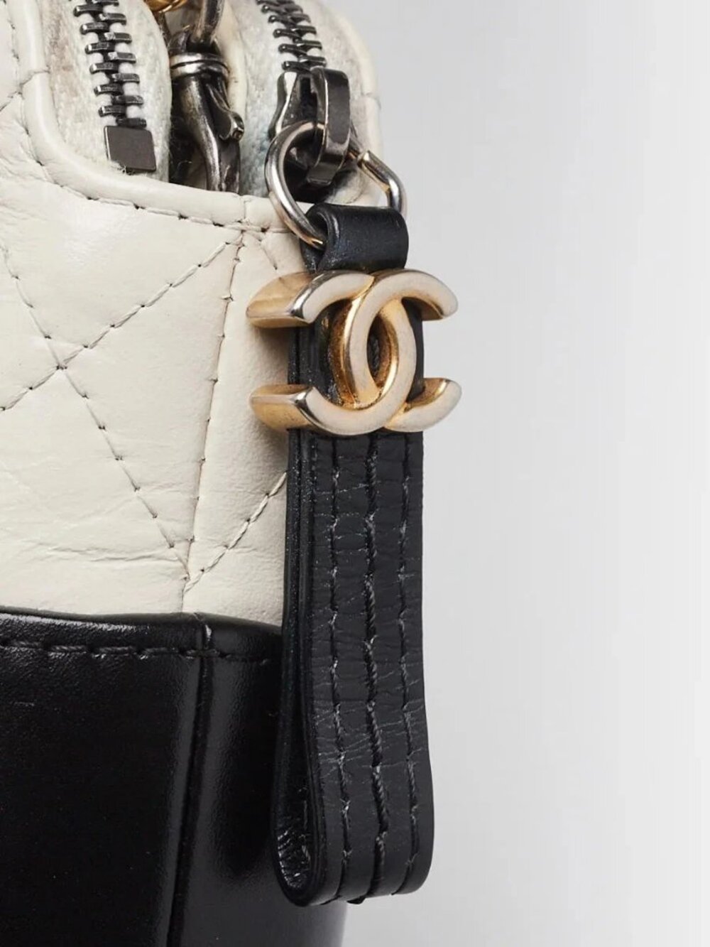 Chanel White/Black Quilted Calfskin Leather Gabrielle Clutch with Chain Bag - Picture 5 of 10
